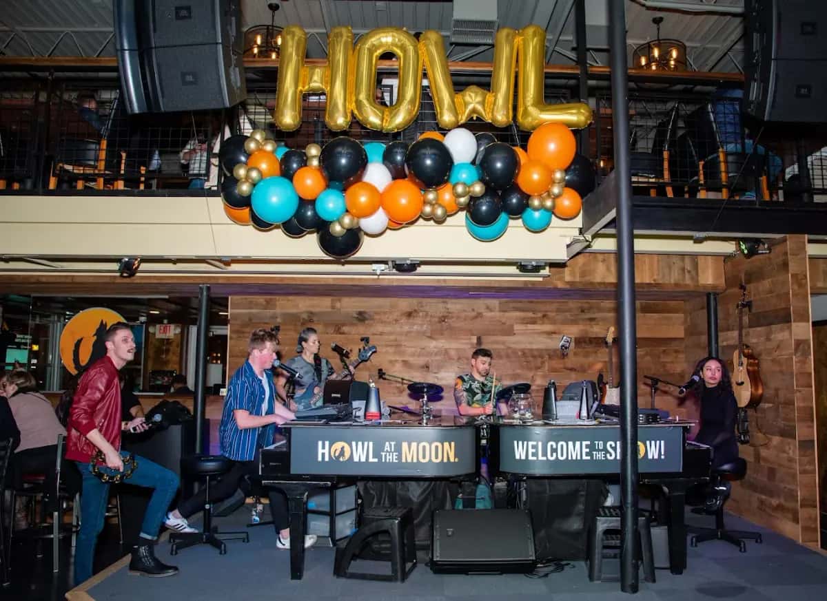 Howl at the Moon Chicago
