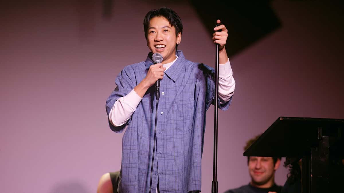James Tom Goes on a Mini-Tour, Casual Style