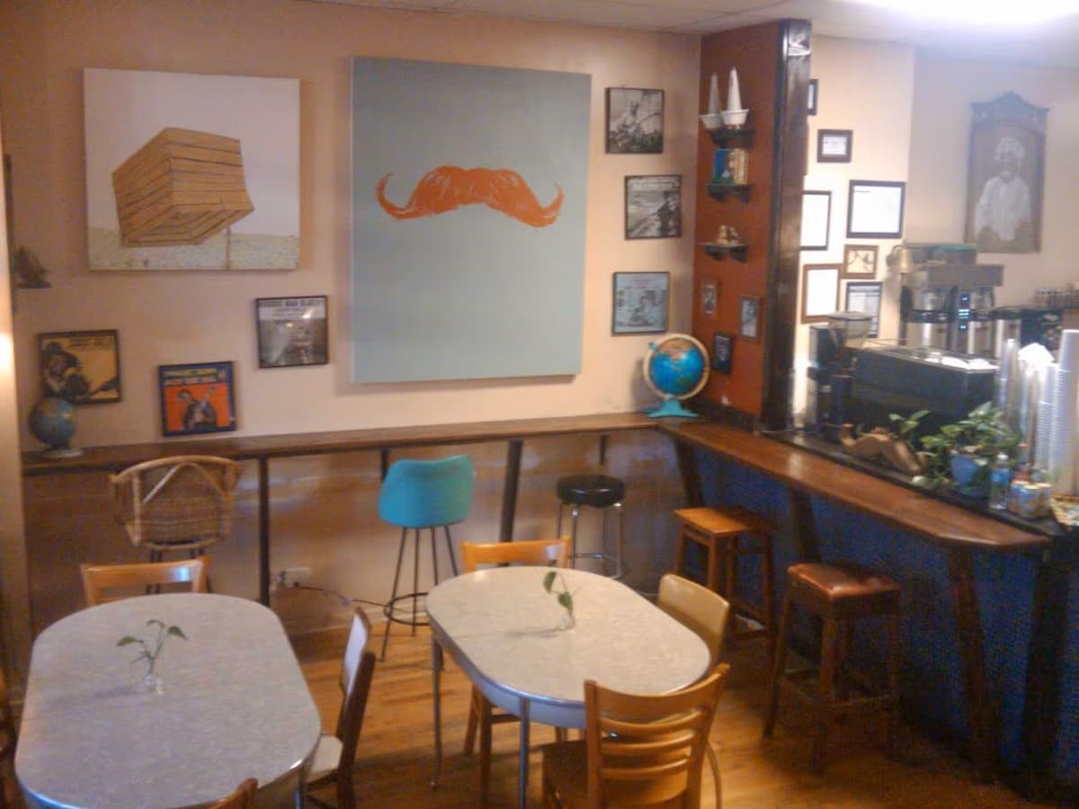 CAFE MUSTACHE 1