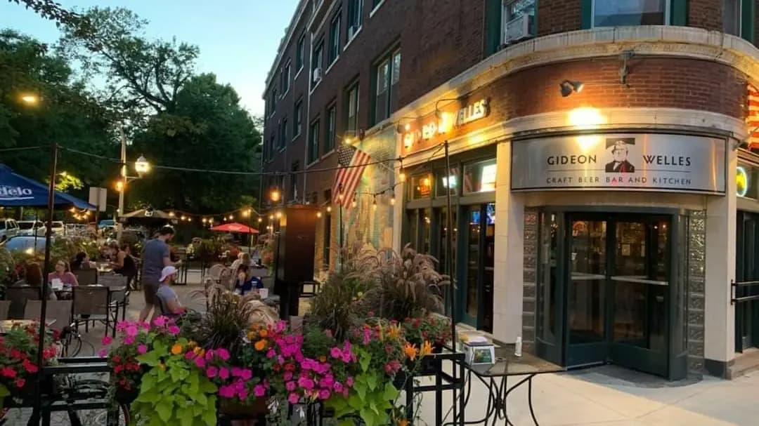 Gideon Welles Craft Beer Bar 2