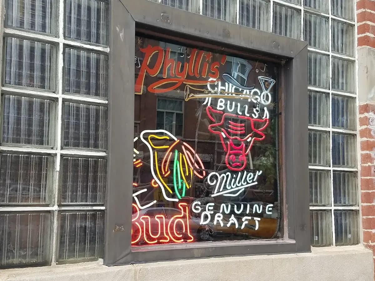 Phyllis' Musical Inn 2