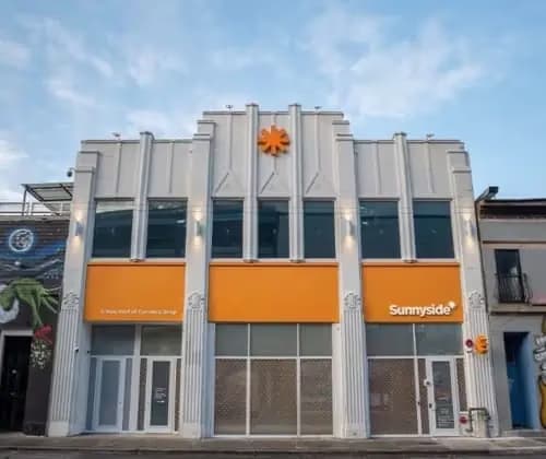 Sunnyside Cannabis Dispensary - Wrigleyville 1