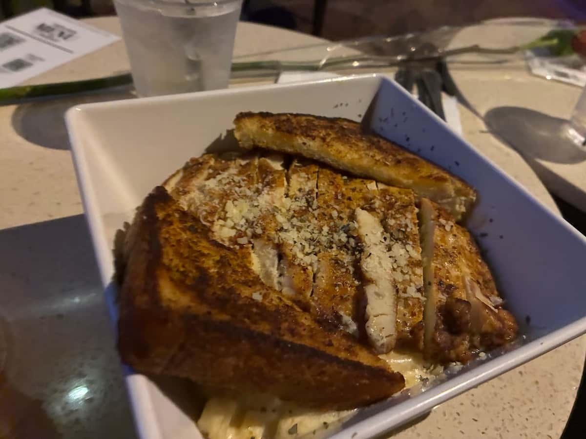Bureau Bar & Restaurant